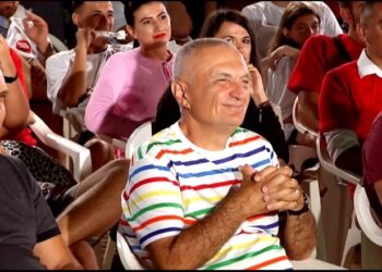 Përrallë me popull të varfër dhe politikanë të pasur