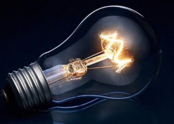 Kriza e energjisë/ KESH: Fikni 2 llamba për 4 orë, do kurseni 654 lekë në faturë!