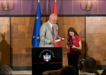 Luiza Gega kampione Europe/ Qeveria e shpërblen me 100 milionë lekë të vjetra