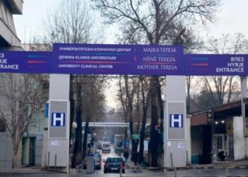 Ngjarja e rëndë: 16-vjeçarja hidhet nga dritarja e Qendrës Klinike “Nënë Tereza”
