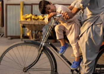 Rrethuar nga të katër anët: Të jetosh “normalisht” mes stërvitjeve ushtarake