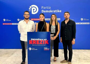 Vdekja e 7-vjeçares në Himarë/ Berisha nxjerr të rinjtë e PD të bëjnë thirrje për t’iu bashkuar protestës përpara Ministrisë së Brendshme