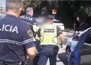 I vodhi gruas me dhunë varësen e floririt në Tiranë, policia kap 32-vjeçarin