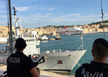 Ishte nën hetim për drogë/ 25-vjeçarja arrestohet sapo zbret në portin e Ankonës. Fshihej në Shqipëri