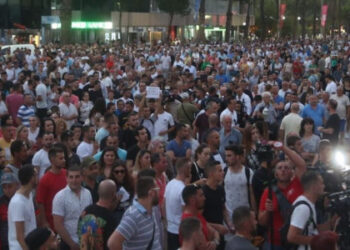 Vdekja e Jonadës/ Qytetarët protestojnë sot përpara Kryeministrisë