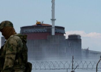 “Ekzistonte rreziku i rrjedhjeve radioaktive”/ Sulmet ruse detyrojnë mbylljen e reaktorit bërthamor në Zaporizhia, reagon kompania