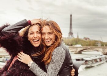 Revolucioni aseksual: Pse të rinjtë në Francë nuk janë më të interesuar për të bërë seks?