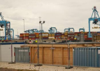 “Shqiptarët, aftësi për të korruptuar zyrtarët”/ Mediat spanjolle artikull për trafikun e “të bardhës” në Evropë: Janë kapur mbi 240 tonë kokainë