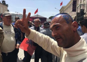 Fëmijët përballë tregut të anti-vlerave në ekran ose epidemia “Ujku i Cërrikut”