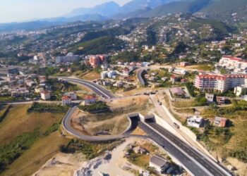 Mbyllen punimet në ‘Lotin 2’ të Unazës Lindore të Tiranës, Rama publikon pamjet e rrugës së re