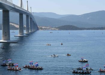 Ura e Peljeshacit e ndërtuar nga Kina i jep shtysë të madhe ekonomisë kroate