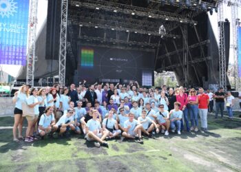 Veliaj dhe Dukagjin Lipa inspektojnë përgatitjet e fundit për “Sunny Hill Festival”: Tirana destinacion i artit dhe i kulturës