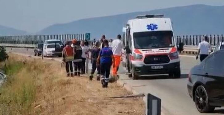 Detaje nga atentati në Vlorë, makina e viktimave përfundoi në kanal pas breshërisë së kallashnikovit