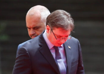“I bëj thirrje Presidentit Vuçiç që të mos i justifikojë grupet e caktuara në veri të Kosovës”/ Beogradi jehonë deklaratave të Ramës