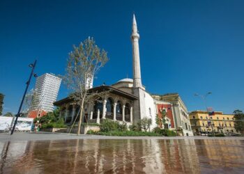 Hyrja në xhaminë e Et’hem Beut 1 euro? Reagon stafi i objektit fetar: Askush s’detyrohet të paguajë, është kontribut vullnetar