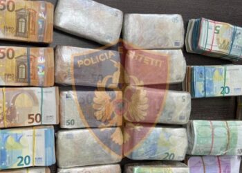 Arrestohet 50-vjeçari në Vlorë/ Iu gjetën mbi 210 mijë euro të padeklaruara dhe një sasi verë e kontrabanduar