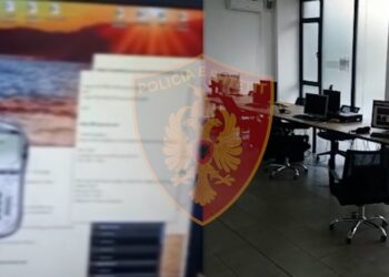 Mashtronin qytetarët për investime në bursa fiktive, arrestohen administratori dhe menaxherja e call center