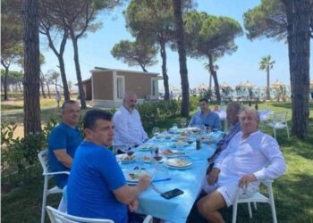 A është pishina e Irfanit, pika që derdhi gotën e revolucionit?