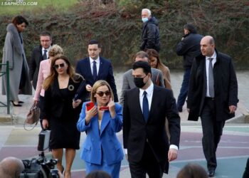 “Diaboliku” Lul dhe “naivja” Monikë, seria e re e spy story-t brenda opozitës