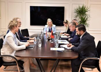 Ambasadori holandez i shkon në zyrë Rrumbullakut, zbardhen detaje nga takimi