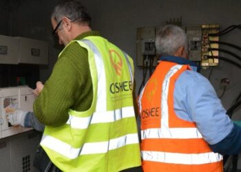 ERE miraton vendimin: Mbi 800 kWh, energjia do të paguhet me 42 lekë për kilovat