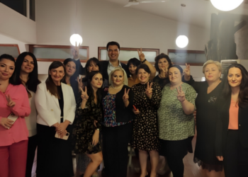 Mungonte Grida Duma/ Basha takohet me gratë “qëndrestare” të 8 janarit, si “kujtesë” për ata që sot ndjekin Berishën: Do rikthehemi…!