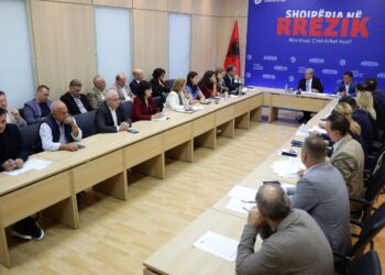 Emrat/ Berisha ngre grup pune për financimet ruse në PD, nisin hetimet në parti për Lulzim Bashën