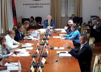 Debate te “Siguria”, deputeti i PD-së braktis mbledhjen! Lame: Mua më ka dekoruar Nishani, ta dija e kisha vënë në qafë sot