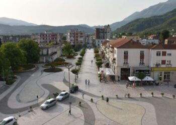 Faza e dytë e Rilindjes Urbane drejt fundit, Rama ndan pamjet nga Përmeti