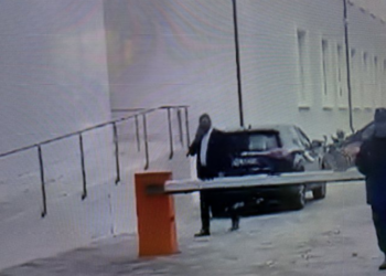 Zbardhet arsyja e vizitës së deputetit Tom Doshi në Kryeministri, ja me kë është takuar dhe ka debatuar