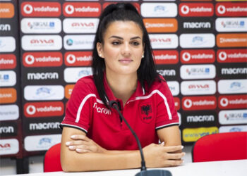 Futbollistja që refuzoi Zvicrën për Shqipërinë: Vendi i huaj nuk bëhet kurrë i yti