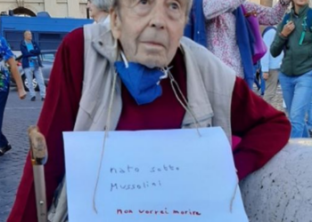 VIDEO/ “Zoti na ndihmoftë”! Italiani i moshuar: Kam lindur në kohën e Musolinit, nuk dua të vdes me Melonin