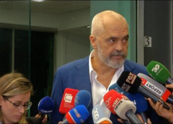 Ku gaboi Arben Ahmetaj…? Rama: Emrat s’kanë rendësi, jemi shërbëtorë! Janë ndryshime organizative, jo qeverie