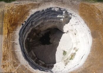 Gropat misterioze që po mbijnë si “kërpudhat pas shiut” tmerrojnë banorët e rajonit turk