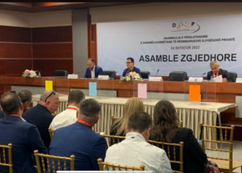 Tedi Malaveci rizgjidhet kreu i Dhomës Kombëtare të Përmbaruesve Gjyqësorë Privatë