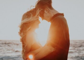 Tre shenjat e horoskopit që tërhiqen më shumë nga ju, bazuar në shenjën tuaj