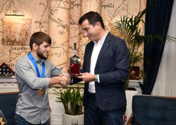 Veliaj nderon me Medaljen e Mirënjohjes kampionin e botës në mundje, Abakarov: Krenarë. Së shpejti ceremoni pritjeje edhe në Kryeministri