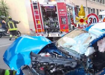 Aksidenti tragjik/ Makina përplas 2 këmbësorët në trotuar, vdes 65-vjeçari shqiptar