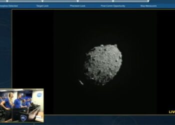 VIDEO/ Anija kozmike përplaset me një asteroid