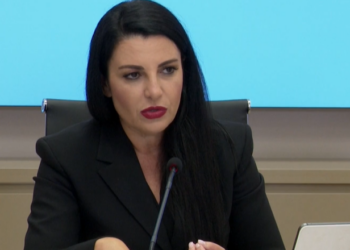 Kriza/ Nga frigoriferi tek lavatriçja, Balluku: Këto janë pajisjet shtëpiake që harxhojnë deri në 800 kWh në muaj