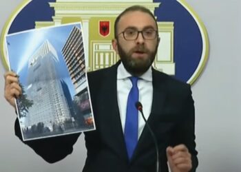 “Ndërtimi i 5 kateve pa leje në mes të Tiranës”/ Bardhi akuza Ramës: Vuri qeverinë në shërbim të ndërtuesit