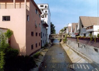 Flet ‘arkitekti’ i kioskëzimit, Berisha: Tirana ku dominonte tradita u rrafshua, u ndërtua një shëmtirë arkitekturore