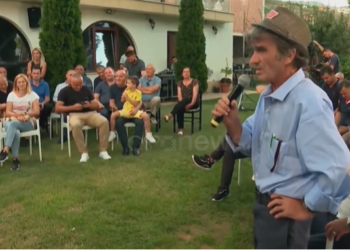 VIDEO/ Mungesa e mbështetjes, i çon Berishës në takim karagjozë: Jam Çeço nga Qafë Thana, zhduku Edi Kristaq Rama