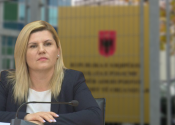 Falsifikime dhe deklarime të rreme/ SPAK kërkon 1 vit e 6 muaj burg për anëtaren e KPK, dënimi kthehet në shërbim prove