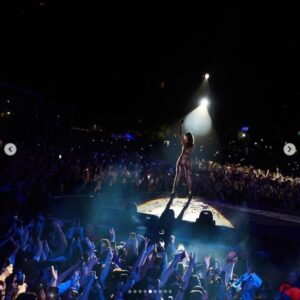 Mbështetje pa limit/ Dua Lipa mbledh mbi 100 mijë njerëz në koncertin në Argjentinë: E pabesueshme, 5 vite më parë ishin vetëm 1500