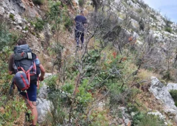 Kërkuan ndihmë/ Çifti gjerman humbet rrugën në gadishullin e Karaburunit, efektivët në kërkim të tyre