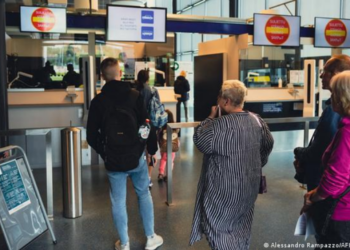 Europa “i mbyll derën” rusëve: Miratohet pezullimi i plotë i marrëveshjes për vizat, masat nga 12 shtatori! Kush bën përjashtim