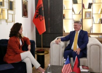 Pas takimit/ Gjekmarkaj: Me ambasadoren e SHBA diskutuam për sfidat demokratike e betejat opozitare. Aleati ynë strategjik…!