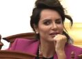 VIDEO/ Kujt po ia shkel syrin Grida Duma në Kuvend?!