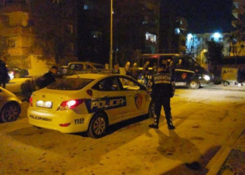 Të shtëna me armë zjarri në Vaun e Dejës, plagoset një person